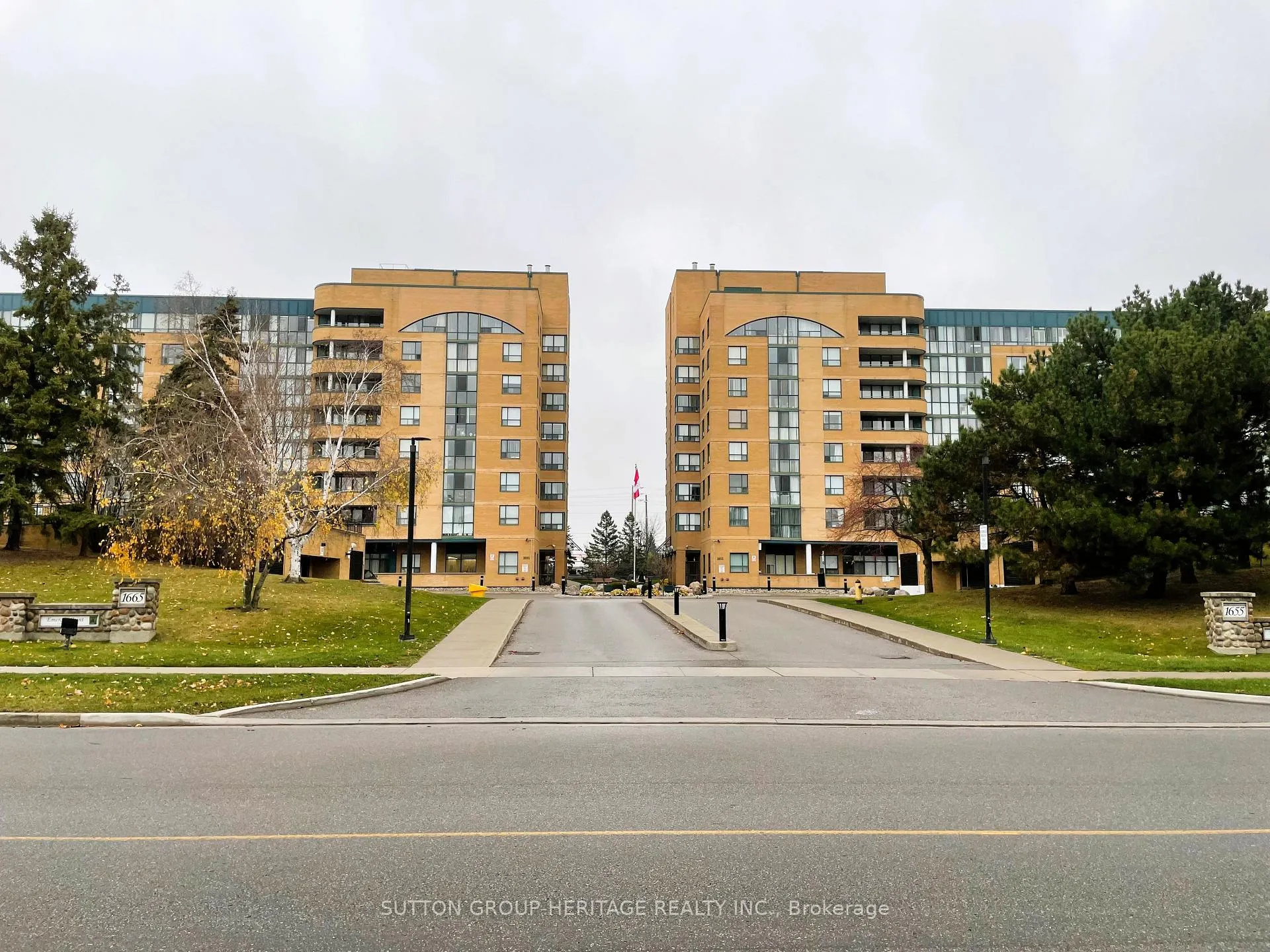 Photo 1 of Unit 805, 1655 Pickering Parkway, Pickering, Village East — HOMEH