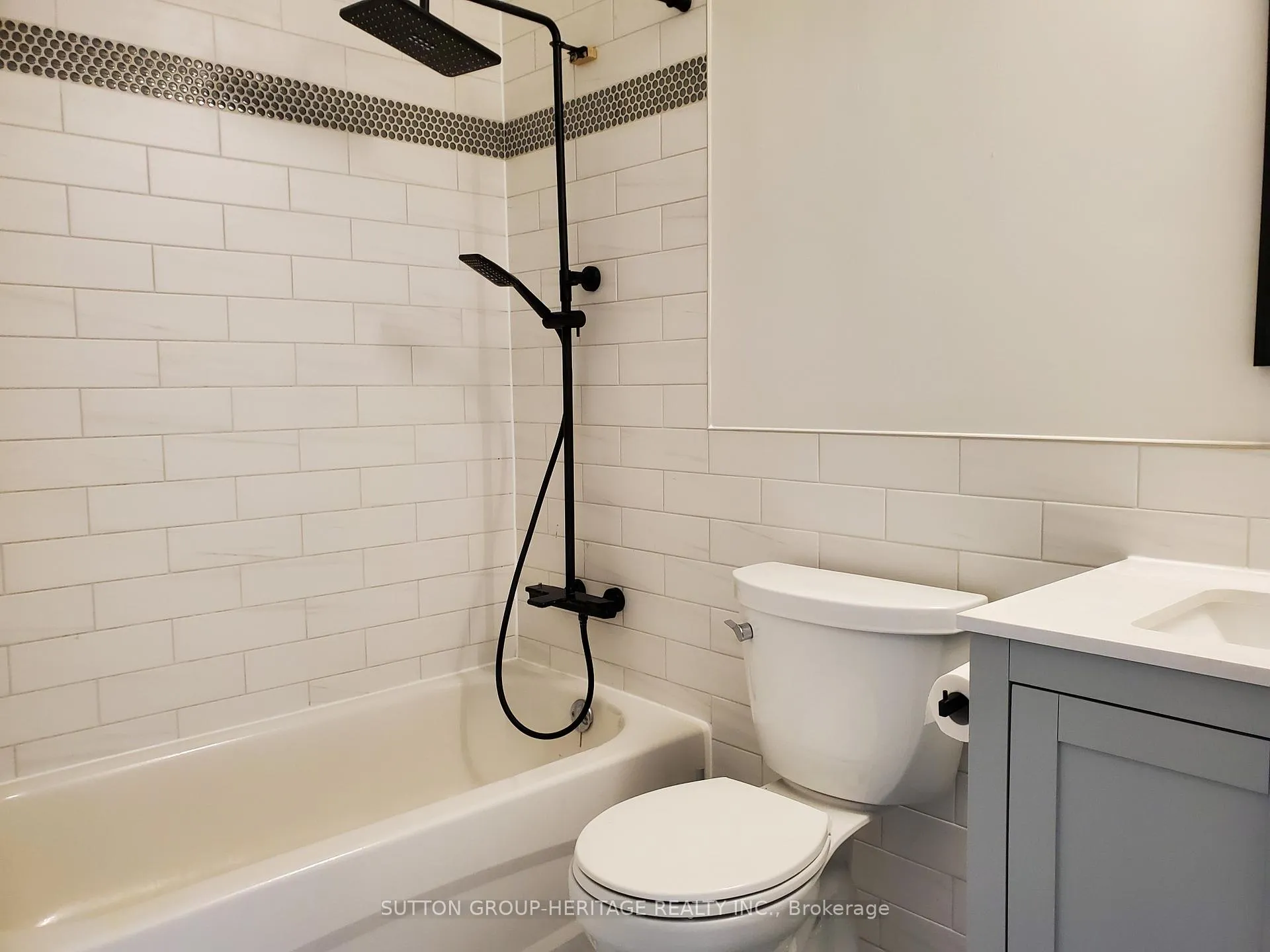 Photo 10 of Unit 805, 1655 Pickering Parkway, Pickering, Village East — HOMEH