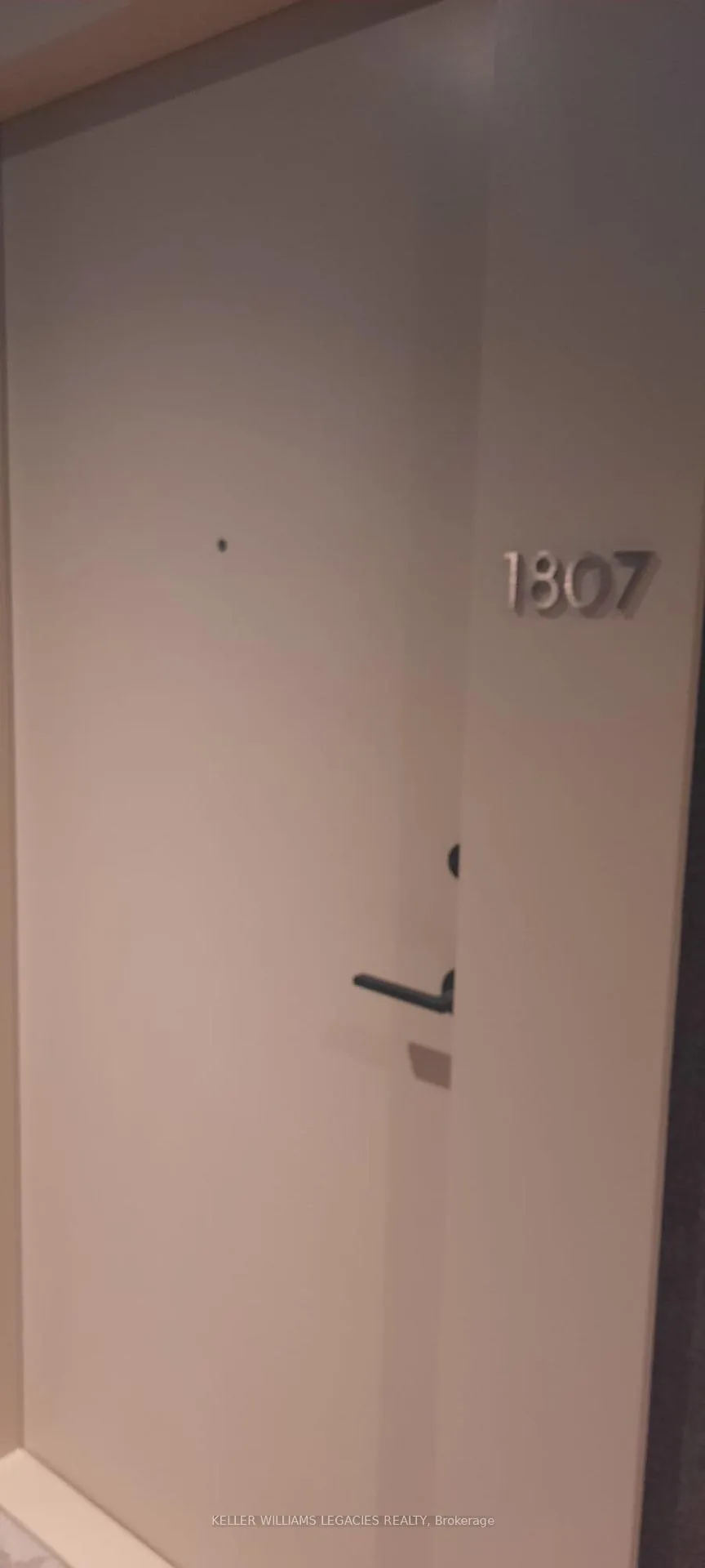 Photo 4 of Unit 1807, 2020 Bathurst Street, Toronto, Humewood-Cedarvale — HOMEH