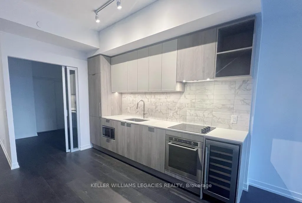 Photo 8 of Unit 1807, 2020 Bathurst Street, Toronto, Humewood-Cedarvale — HOMEH