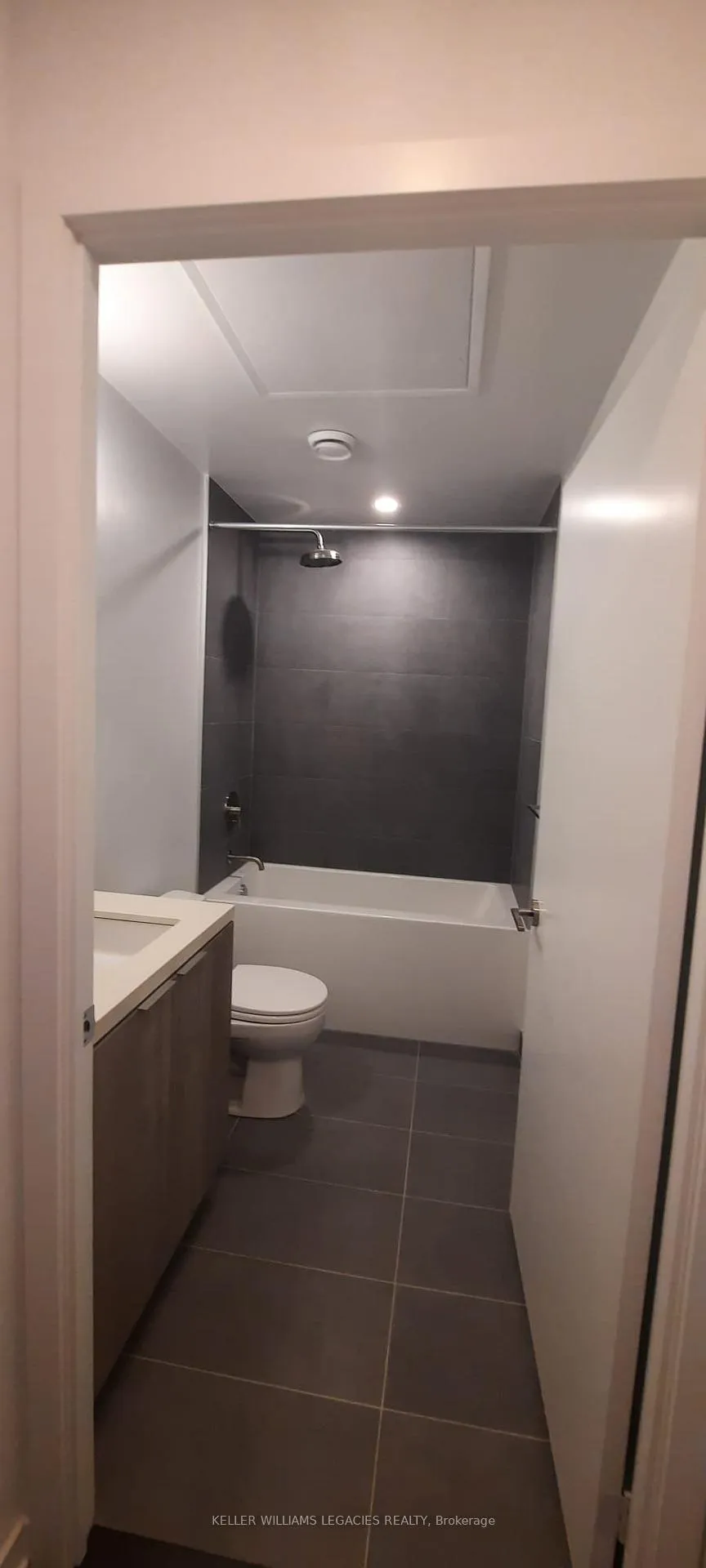 Photo 9 of Unit 1807, 2020 Bathurst Street, Toronto, Humewood-Cedarvale — HOMEH