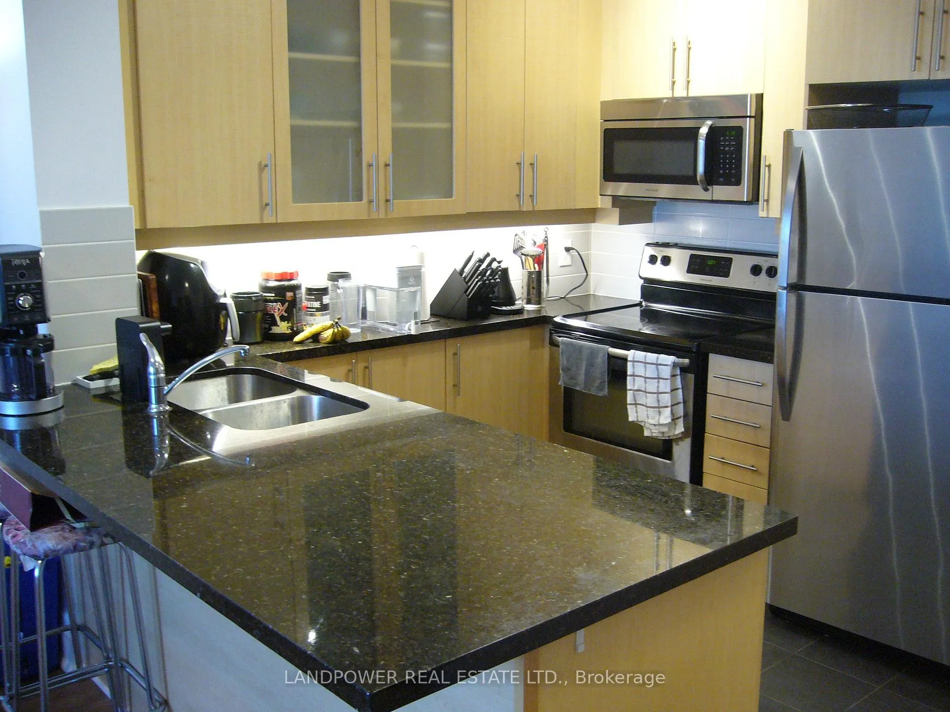 Photo 3 of Unit 308, 151 Upper Duke Crescent, Markham, Unionville — HOMEH