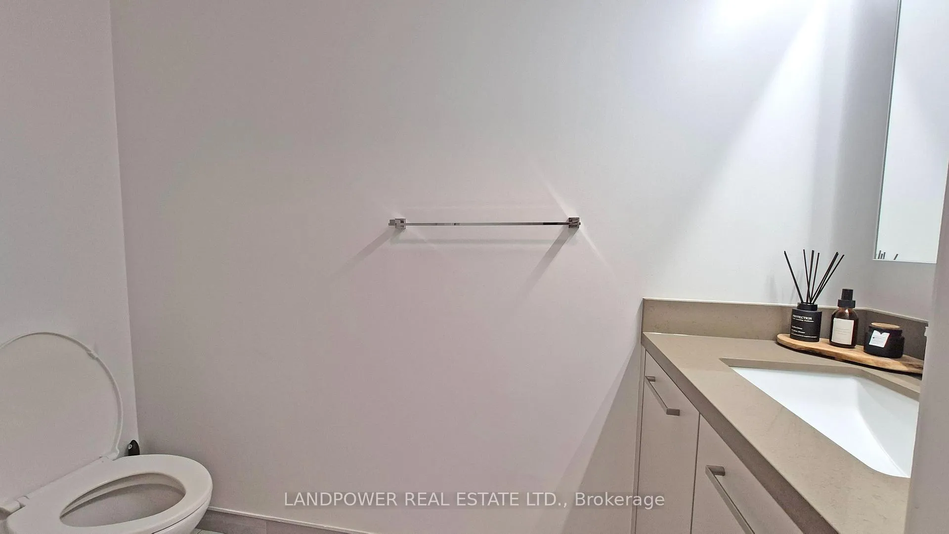 Photo 10 of Unit 1201, 12 Gandhi Lane, Markham, Commerce Valley — HOMEH