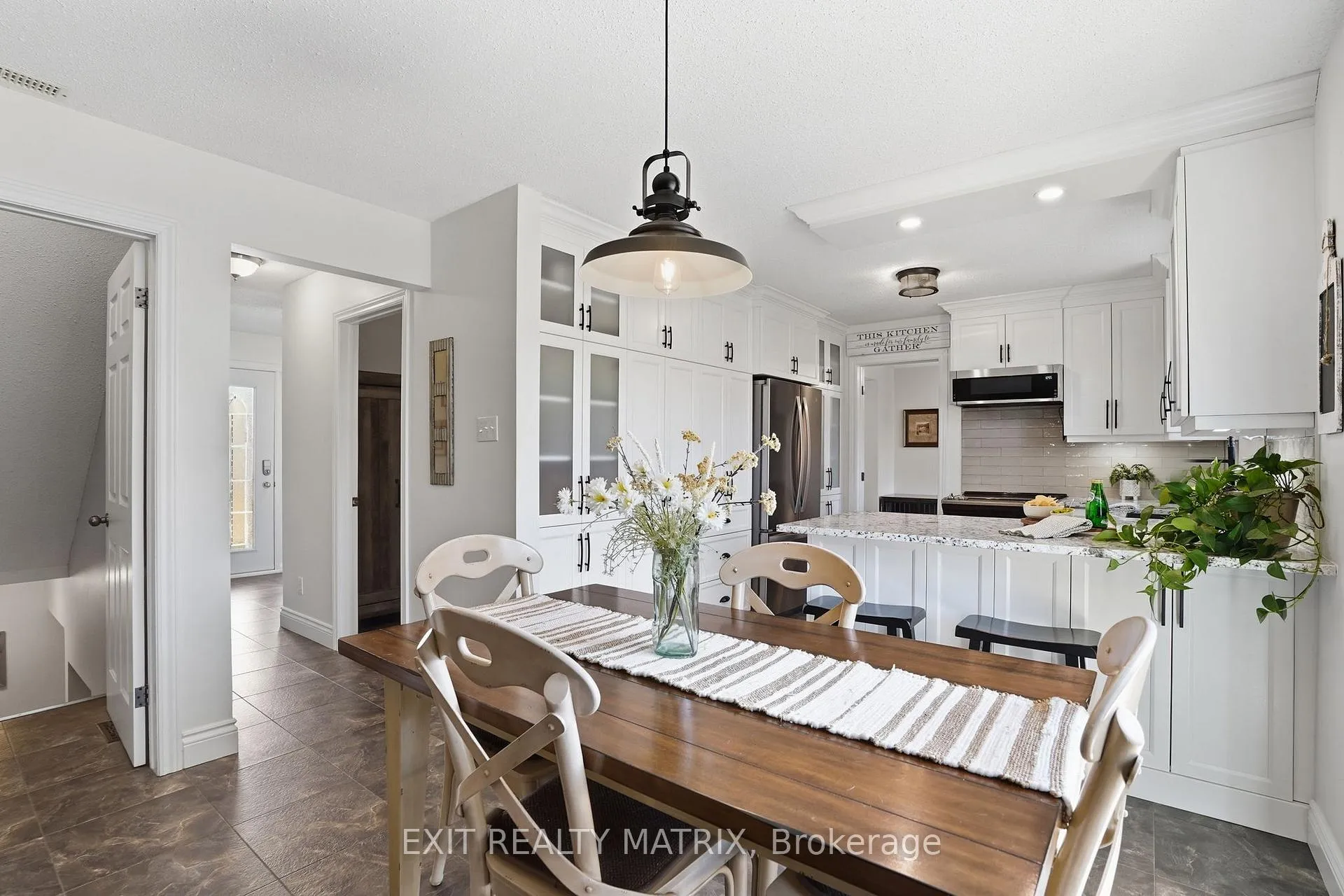 Photo 13 of 11 Promenade Boulevard, Russell, Embrun — HOMEH