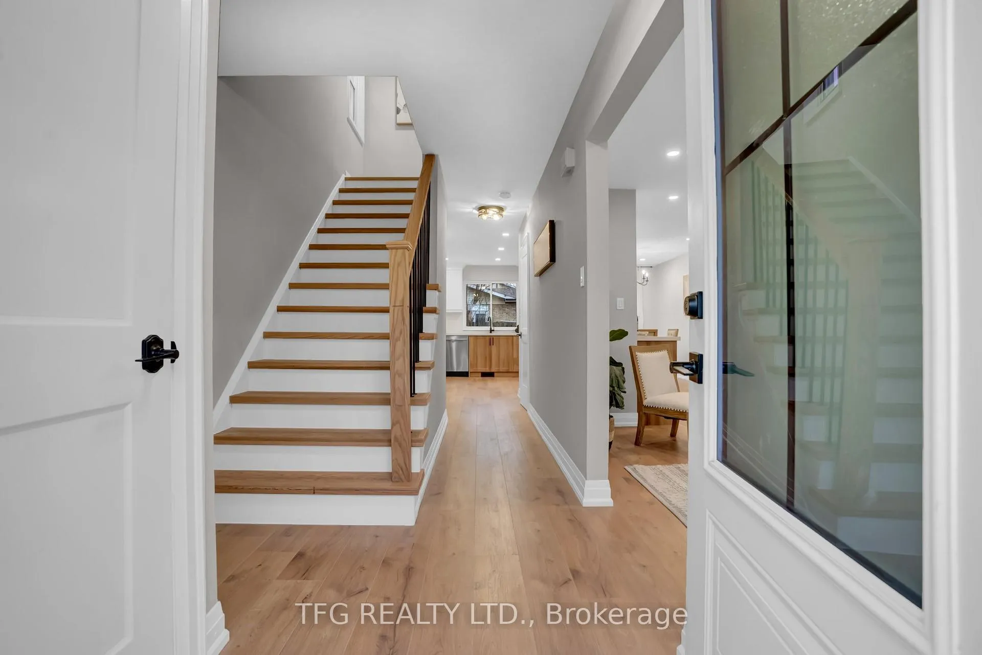 Photo 2 of 1125 Venus Crescent, Oshawa, Lakeview — HOMEH