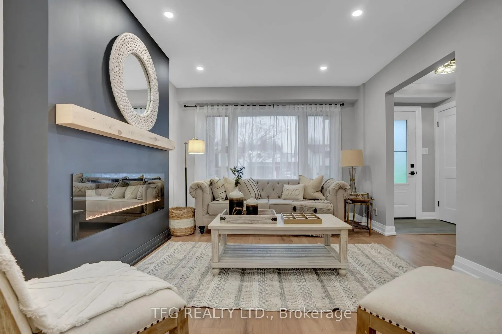 Photo 4 of 1125 Venus Crescent, Oshawa, Lakeview — HOMEH