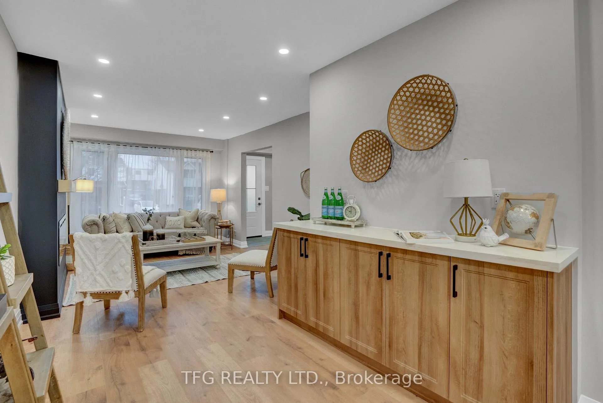 Photo 8 of 1125 Venus Crescent, Oshawa, Lakeview — HOMEH