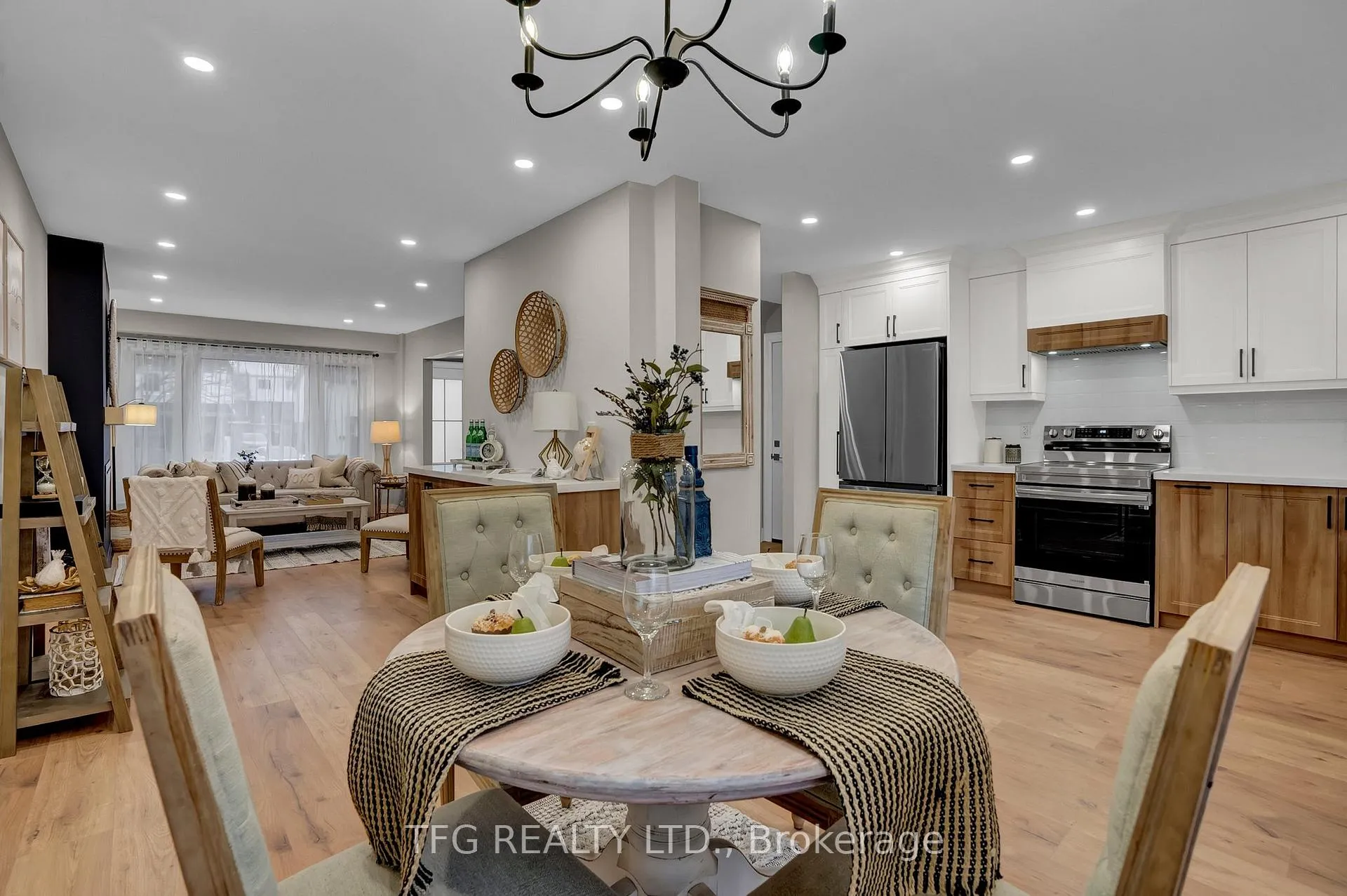 Photo 9 of 1125 Venus Crescent, Oshawa, Lakeview — HOMEH