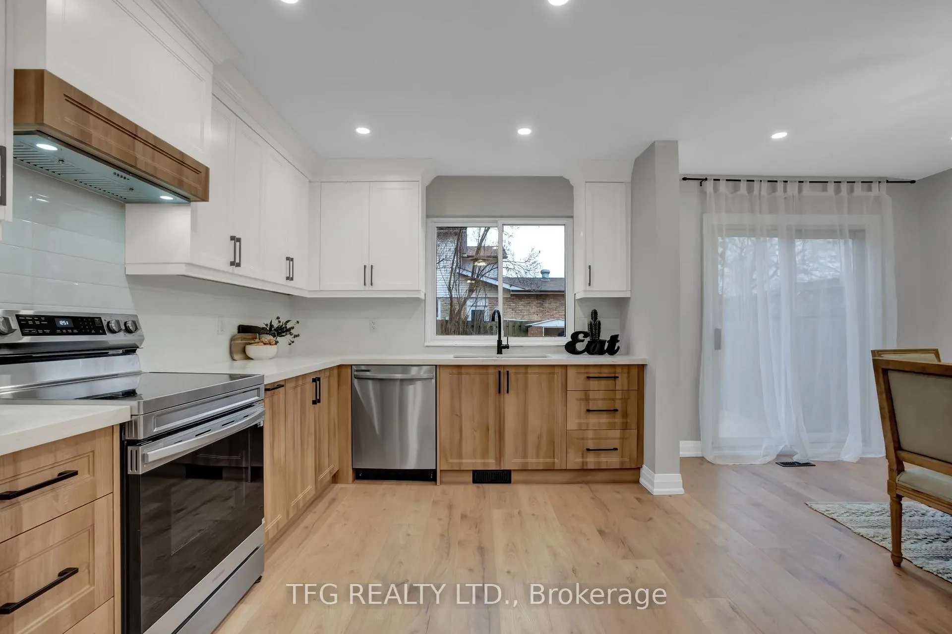 Photo 15 of 1125 Venus Crescent, Oshawa, Lakeview — HOMEH