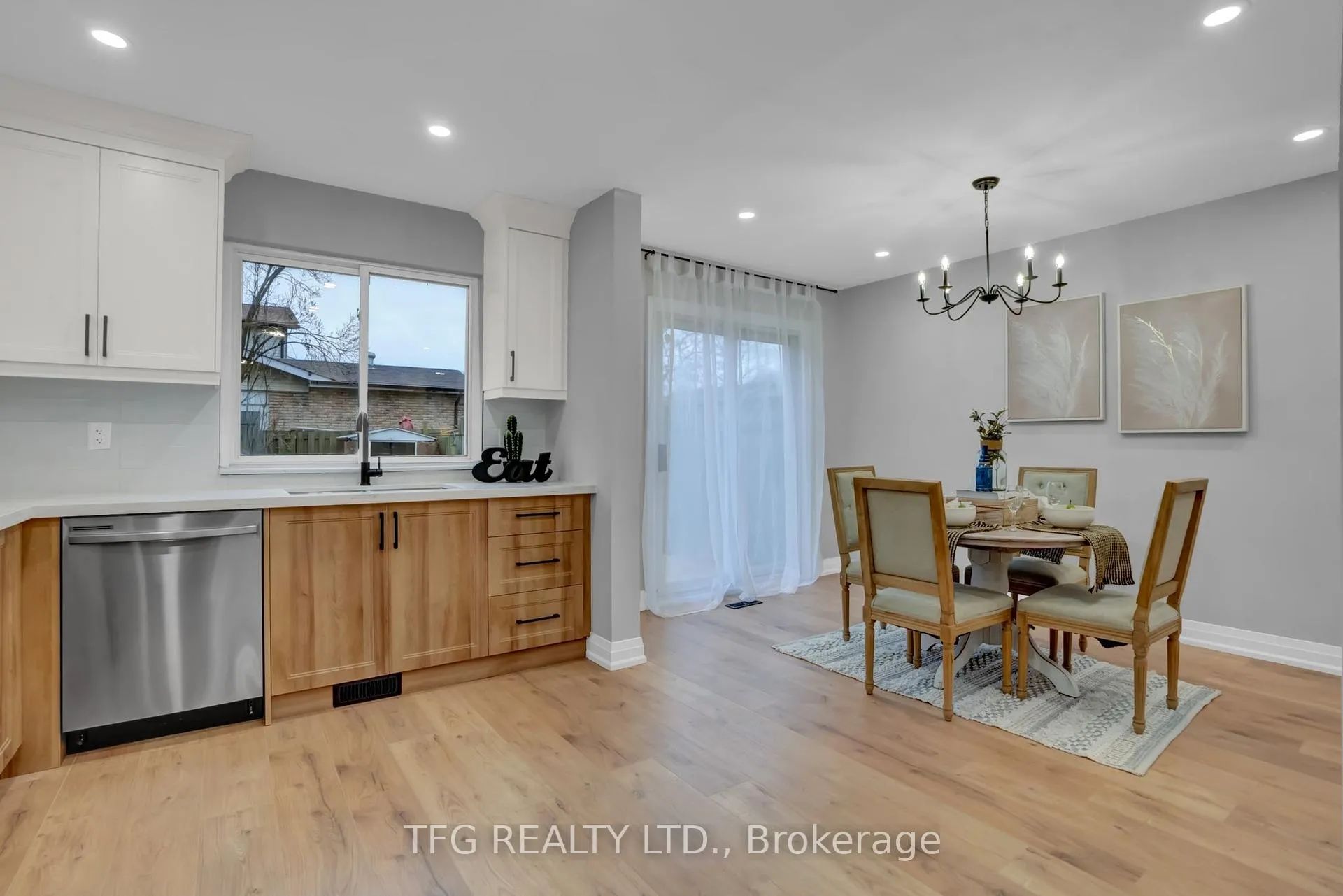 Photo 16 of 1125 Venus Crescent, Oshawa, Lakeview — HOMEH