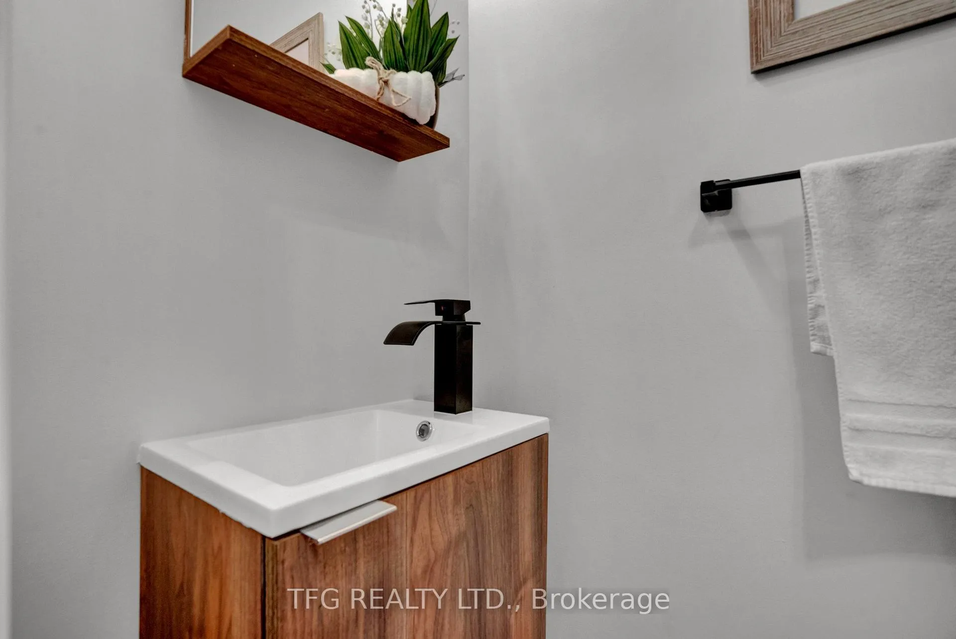 Photo 18 of 1125 Venus Crescent, Oshawa, Lakeview — HOMEH