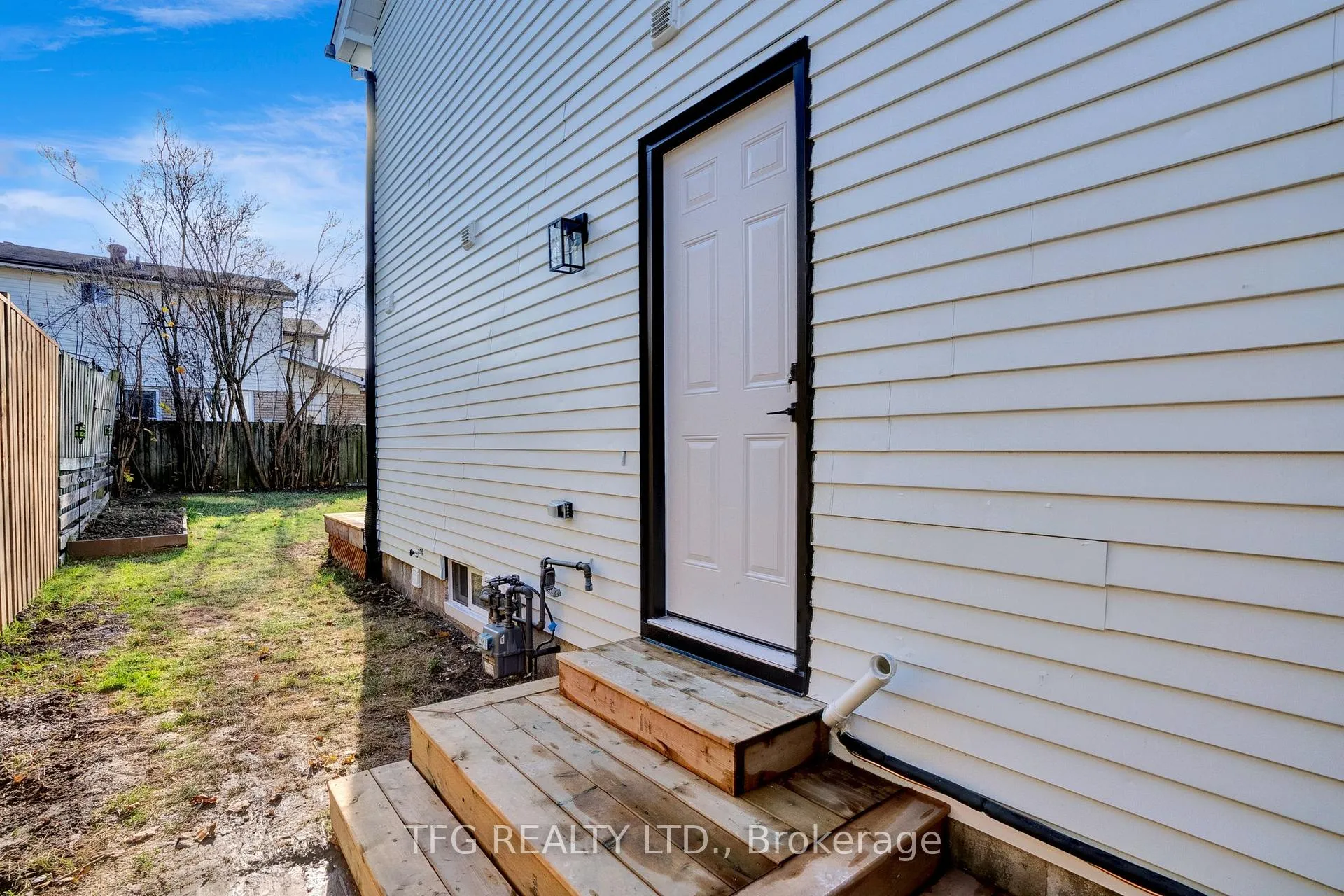 Photo 36 of 1125 Venus Crescent, Oshawa, Lakeview — HOMEH