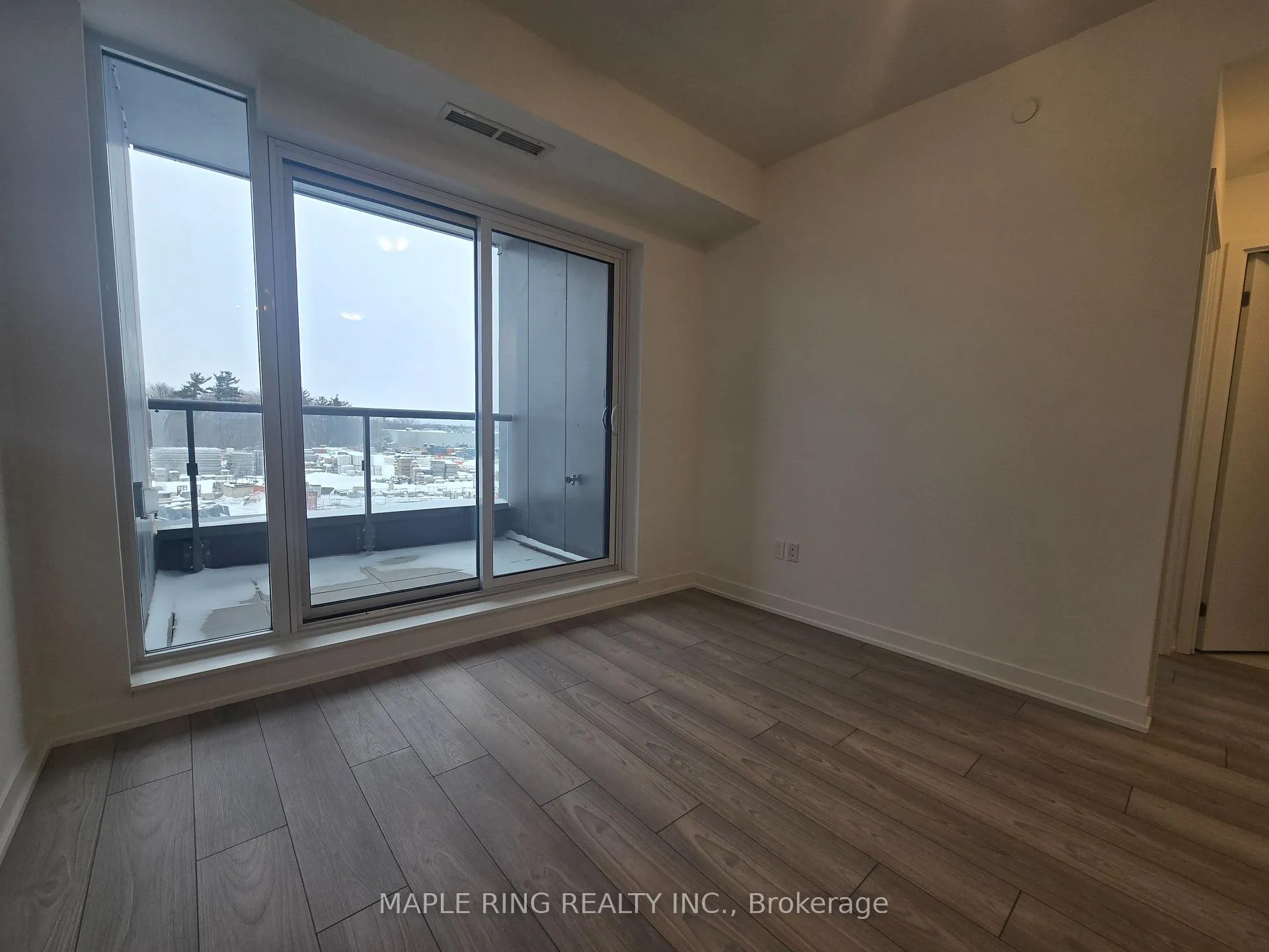 Photo 3 of Unit 309, 474 Caldari Road, Vaughan, Concord — HOMEH