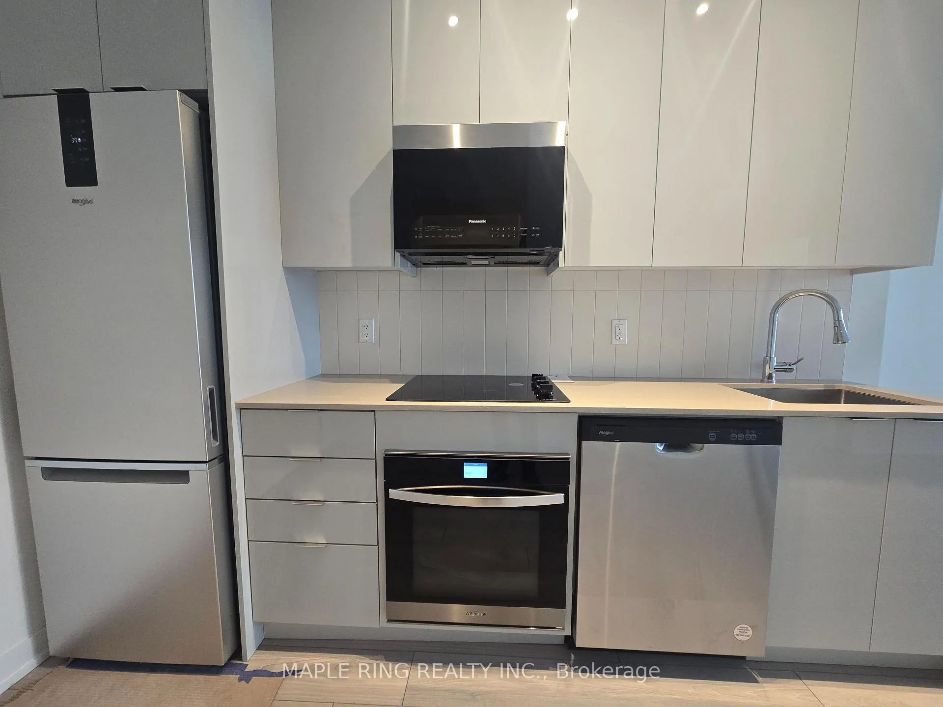 Photo 4 of Unit 309, 474 Caldari Road, Vaughan, Concord — HOMEH