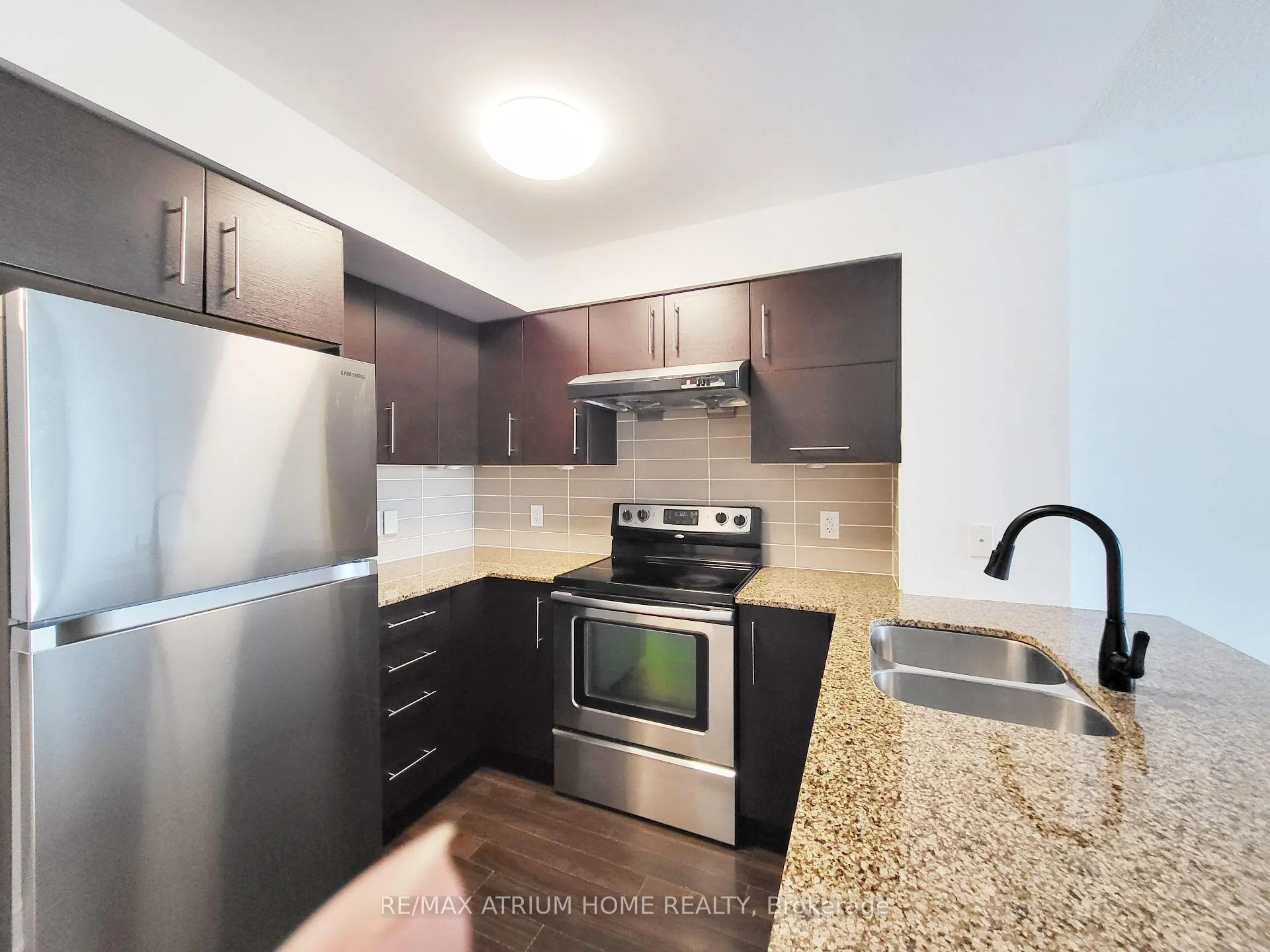 Photo 3 of Unit 1003, 273 South Park Road, Markham, Commerce Valley — HOMEH