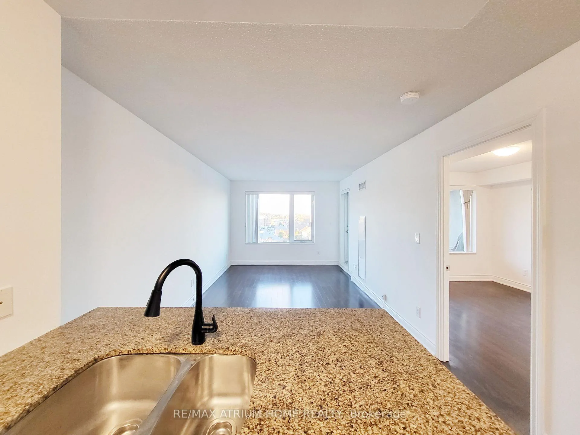 Photo 4 of Unit 1003, 273 South Park Road, Markham, Commerce Valley — HOMEH
