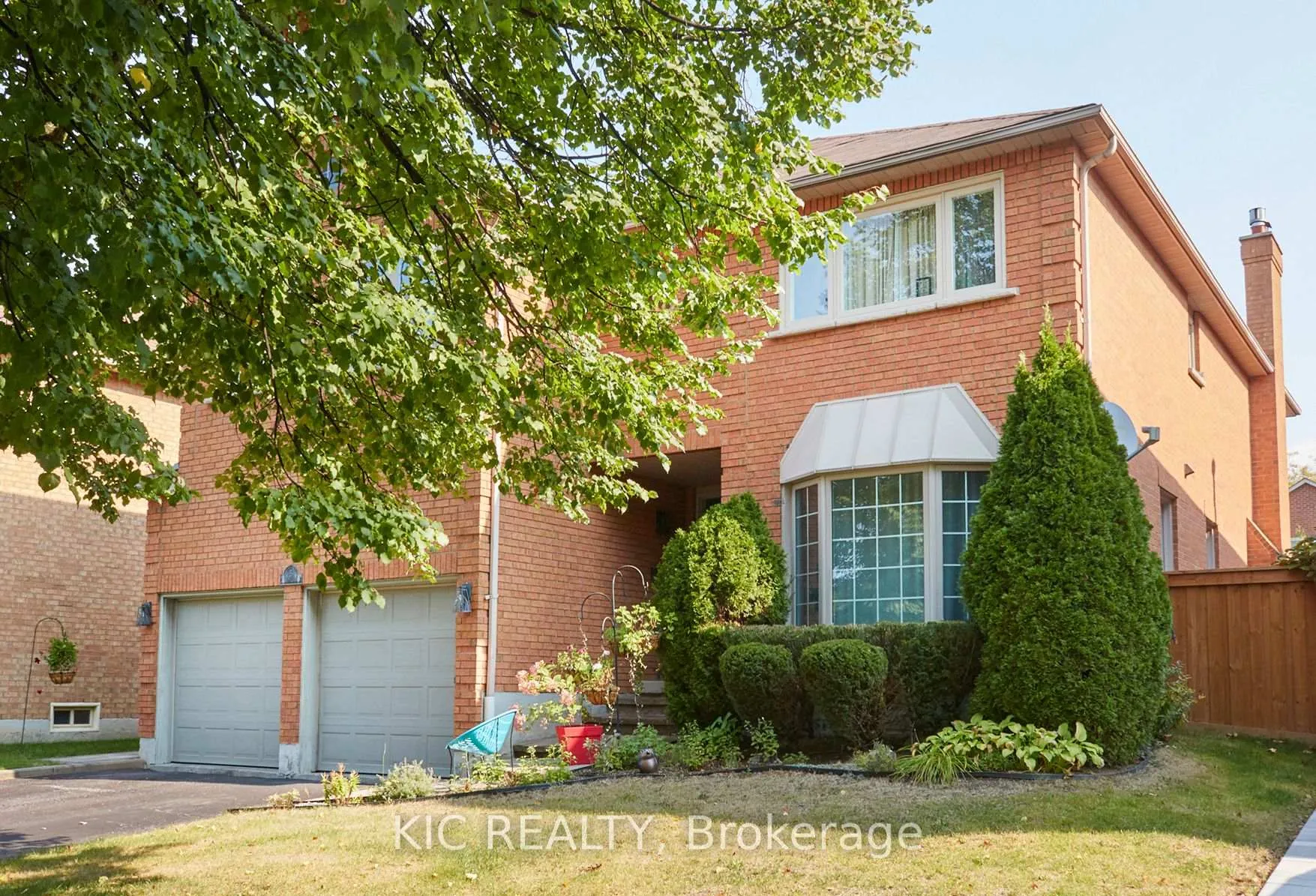 Front of 5 Hoyt Court