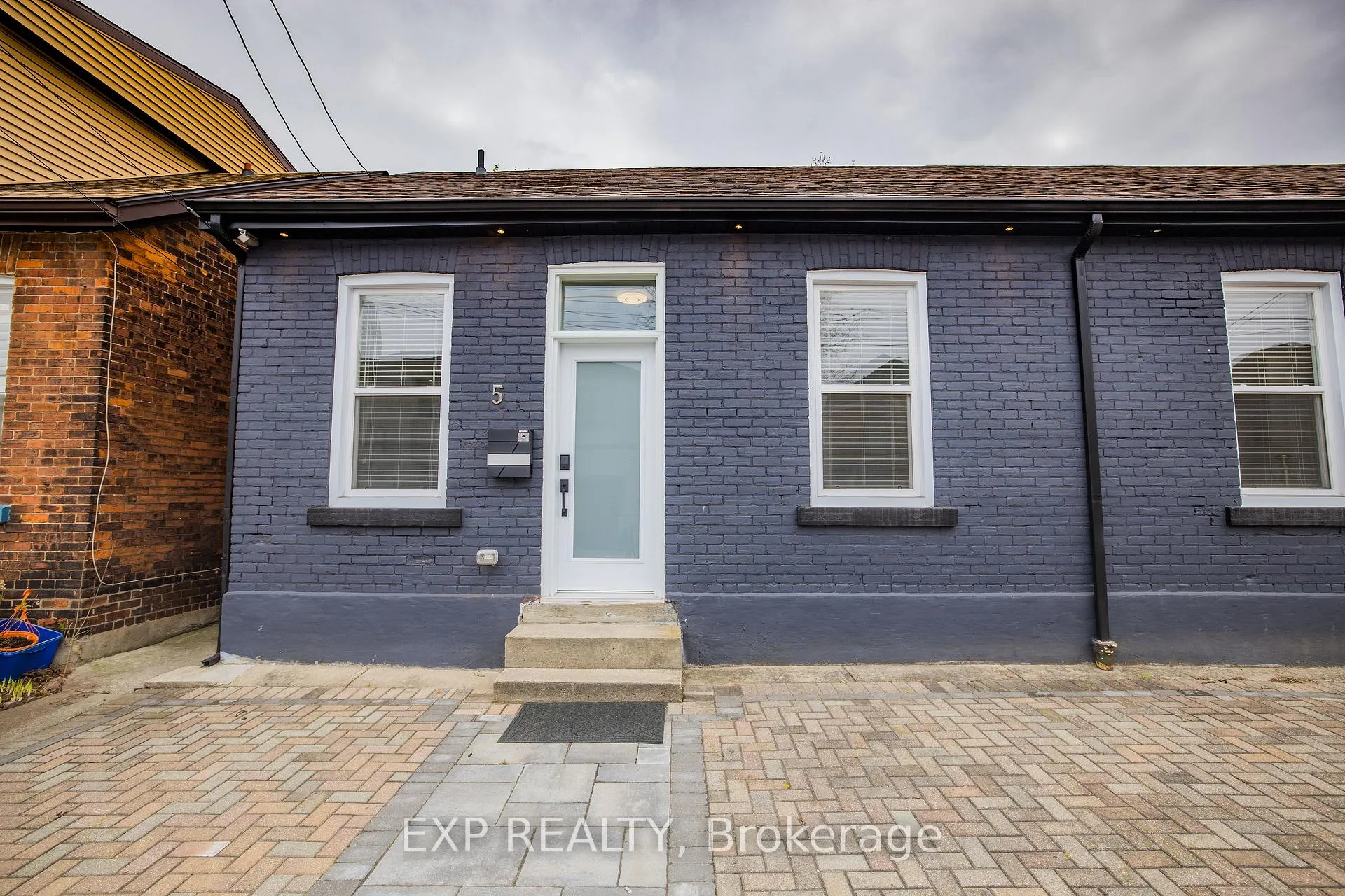 Front of 5 Florence Street