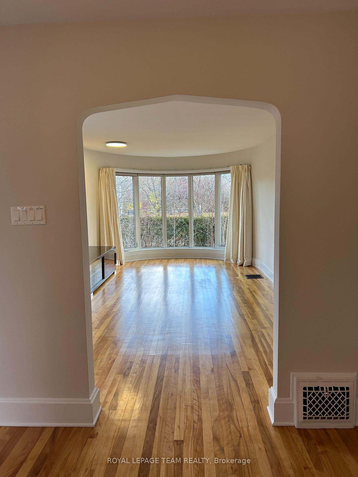 Photo 7 of 24 Glengarry Road, Ottawa, Ottawa East — HOMEH