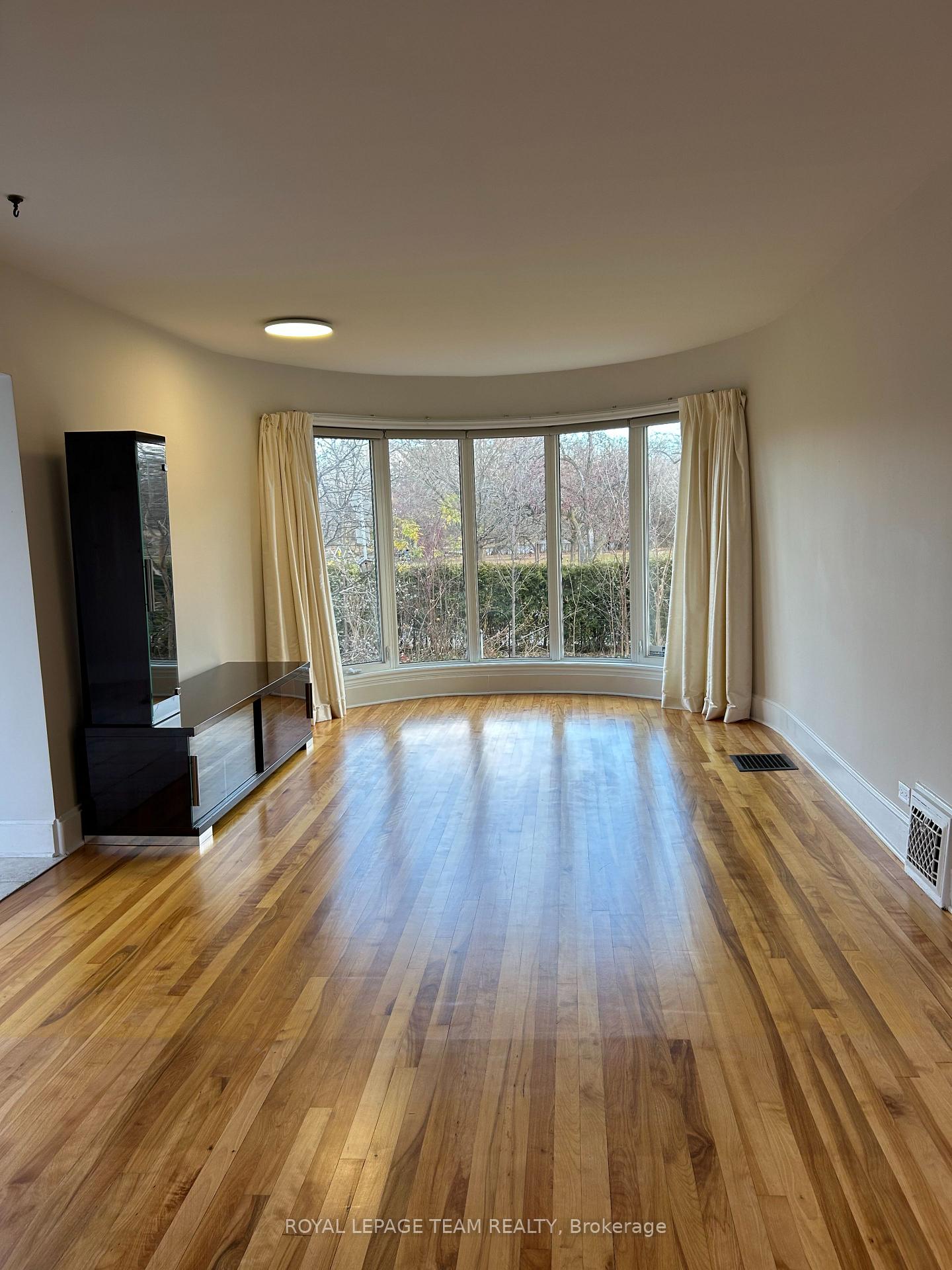 Photo 8 of 24 Glengarry Road, Ottawa, Ottawa East — HOMEH