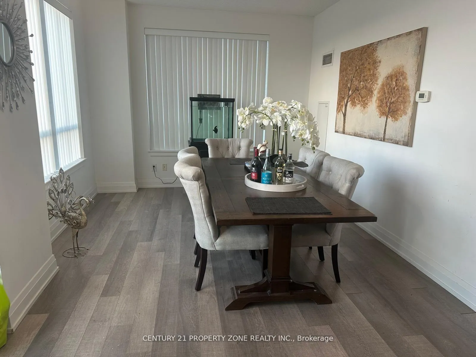 Photo 4 of Unit 1502, 7167 Yonge Street, Markham, Thornhill — HOMEH