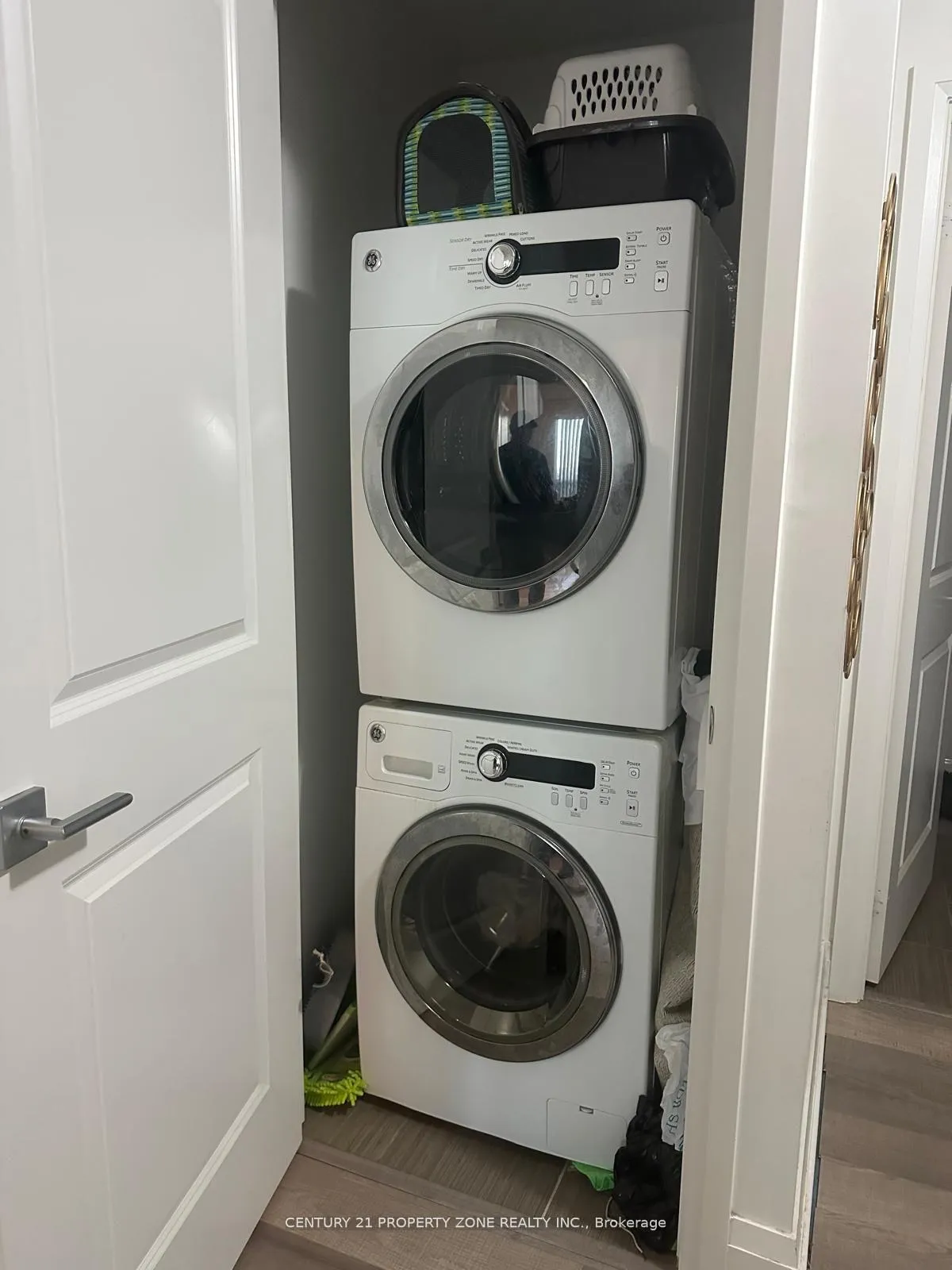 Photo 10 of Unit 1502, 7167 Yonge Street, Markham, Thornhill — HOMEH
