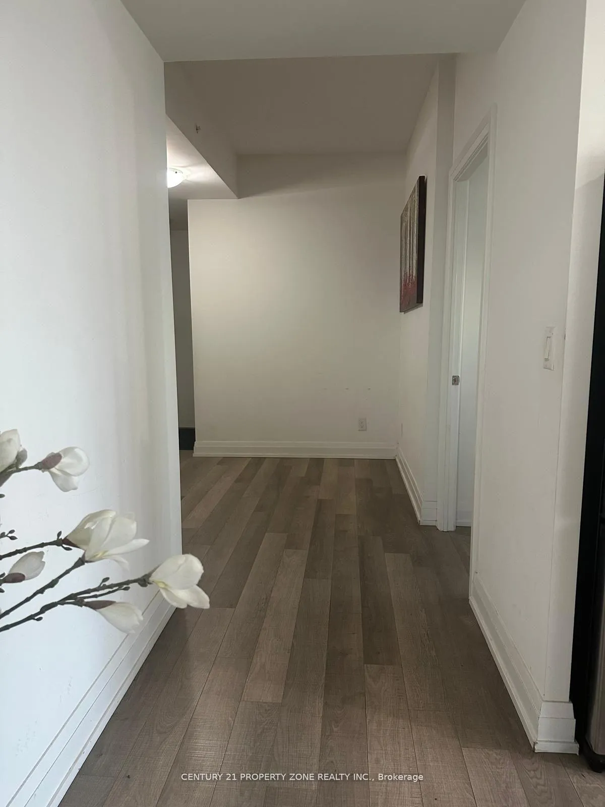 Photo 11 of Unit 1502, 7167 Yonge Street, Markham, Thornhill — HOMEH
