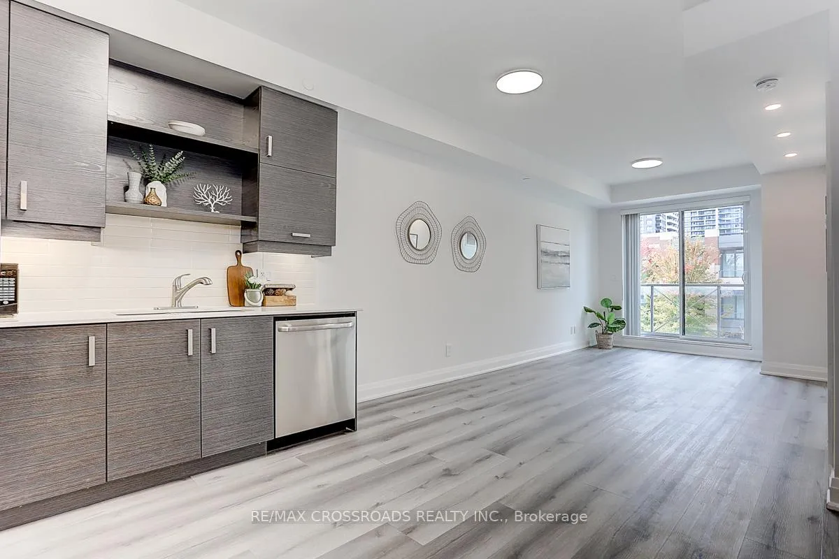 Photo 8 of Unit 310, 8228 Birchmount Road, Markham, Unionville — HOMEH