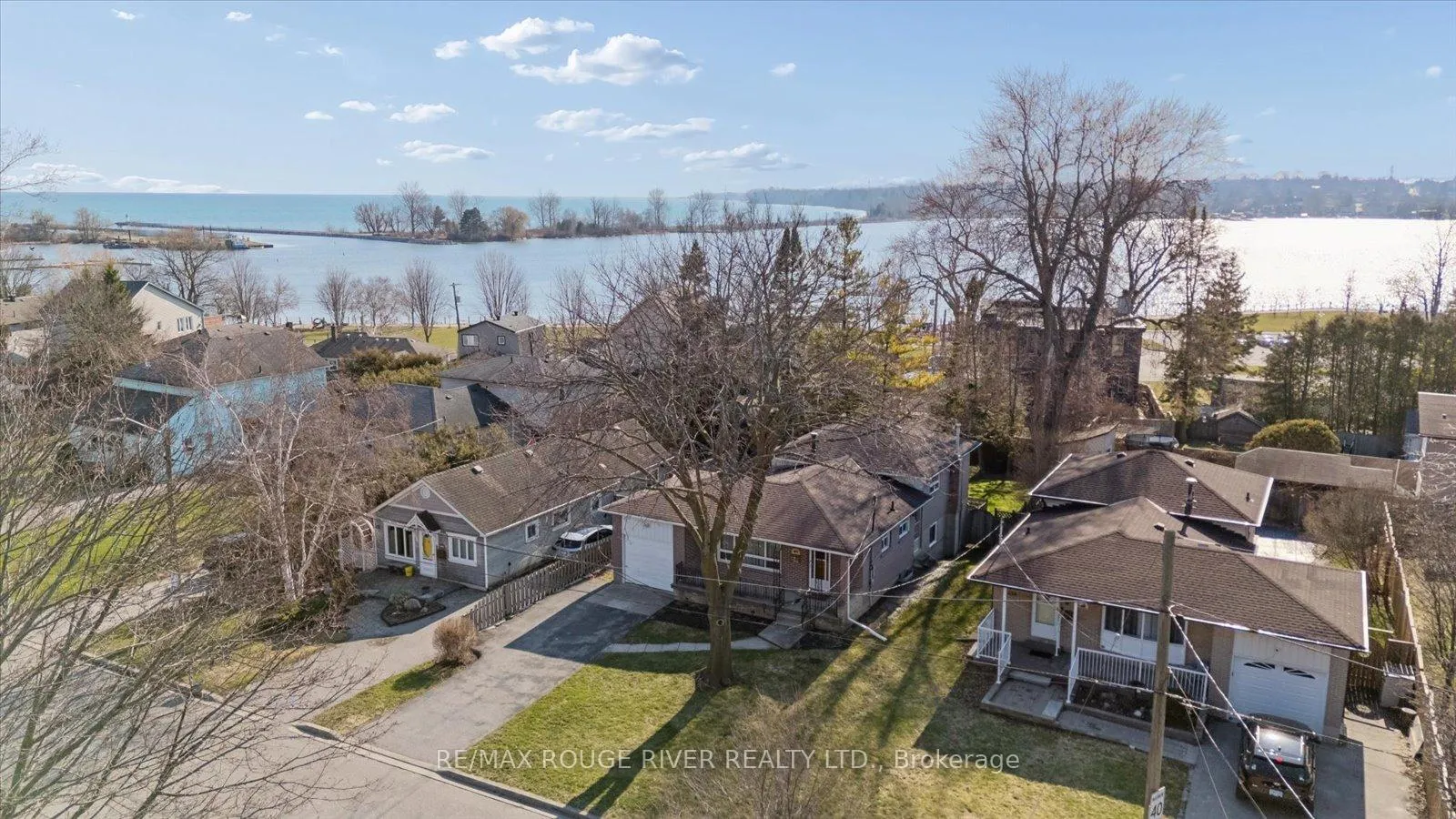 Photo 1 of 672 Pleasant Street, Pickering, Bay Ridges — HOMEH