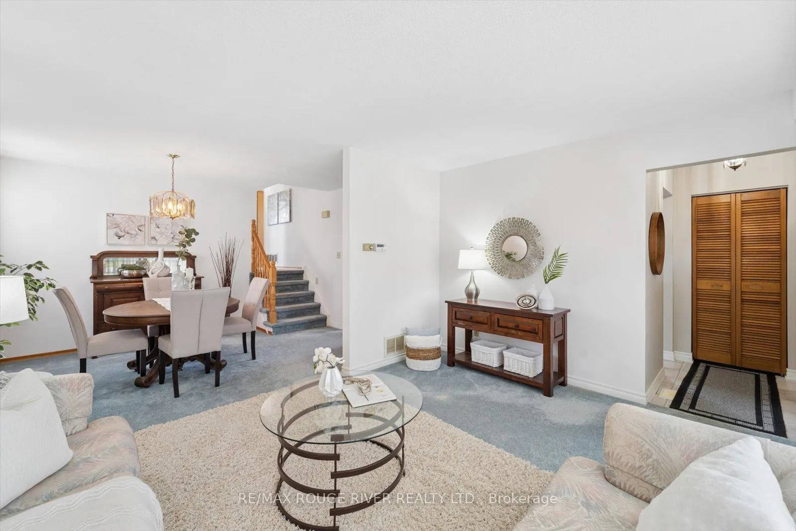 Photo 6 of 672 Pleasant Street, Pickering, Bay Ridges — HOMEH