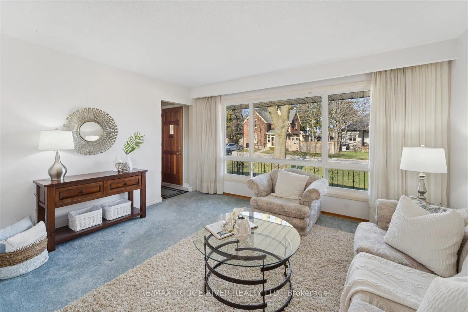 Photo 10 of 672 Pleasant Street, Pickering, Bay Ridges — HOMEH
