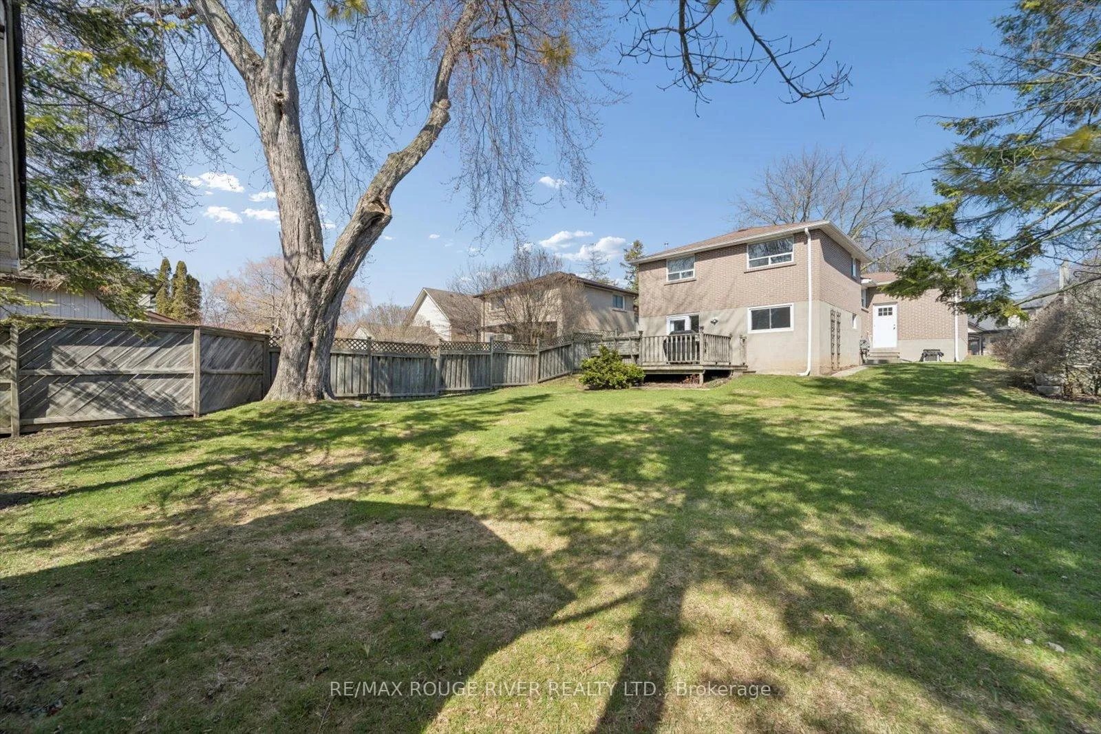 Photo 34 of 672 Pleasant Street, Pickering, Bay Ridges — HOMEH