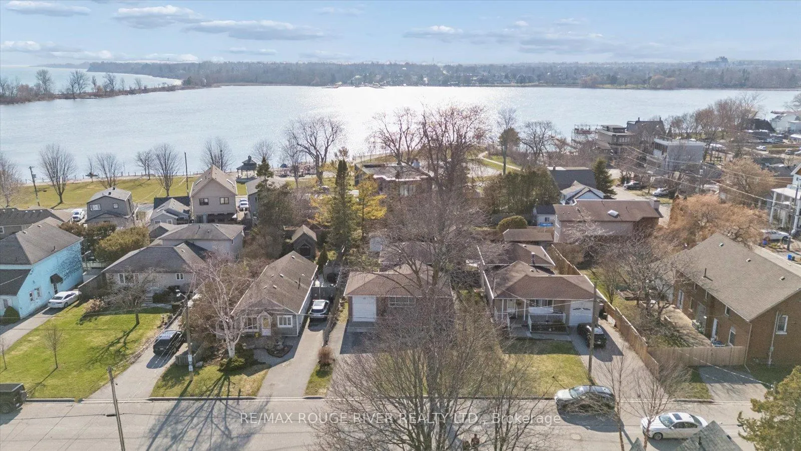 Photo 37 of 672 Pleasant Street, Pickering, Bay Ridges — HOMEH