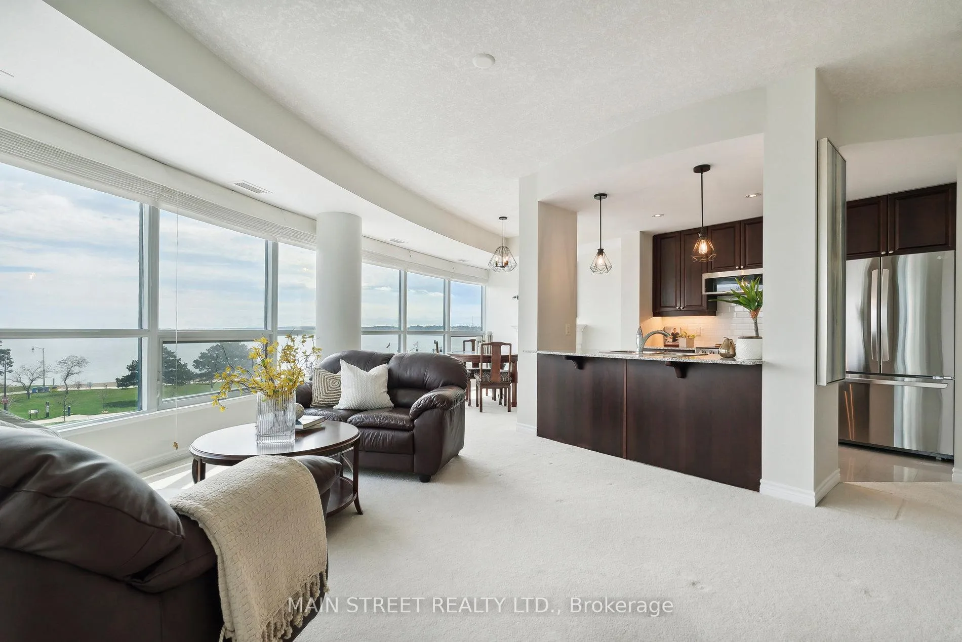 Photo 6 of Unit 406, 37 Ellen Street, Barrie, Lakeshore — HOMEH