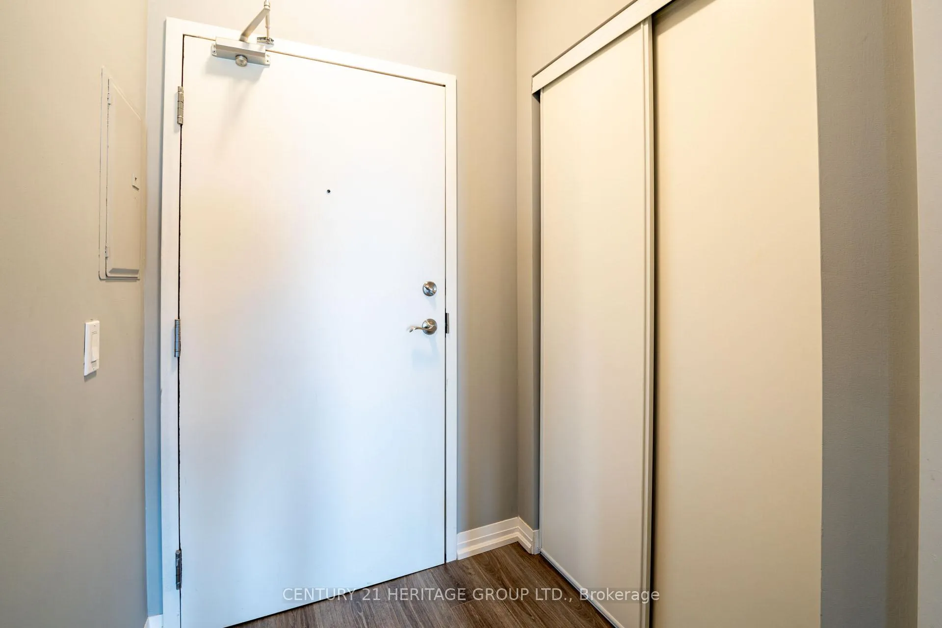 Photo 5 of Unit 607, 295 Cundles Road, Barrie, Alliance — HOMEH