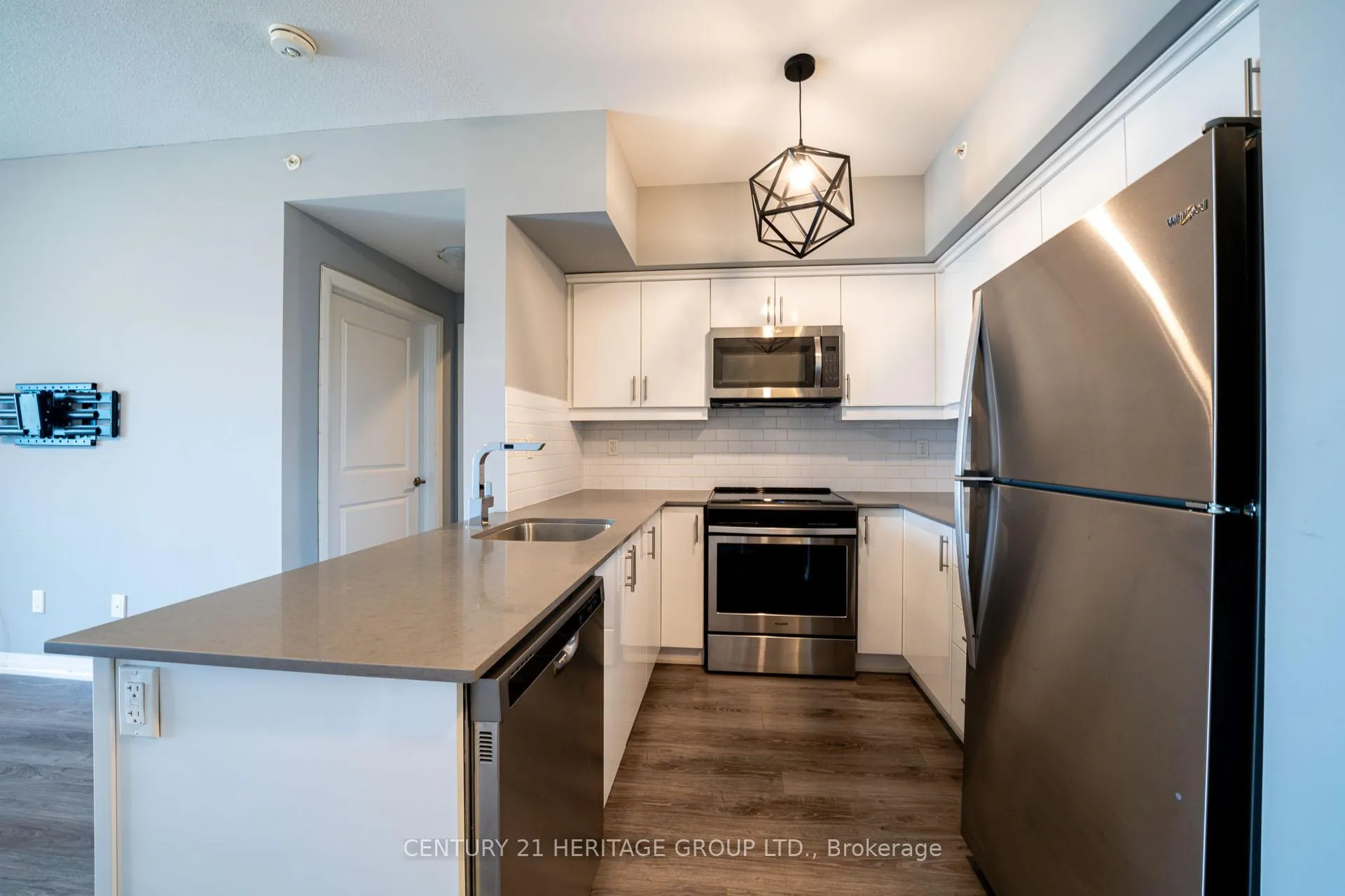 Photo 7 of Unit 607, 295 Cundles Road, Barrie, Alliance — HOMEH