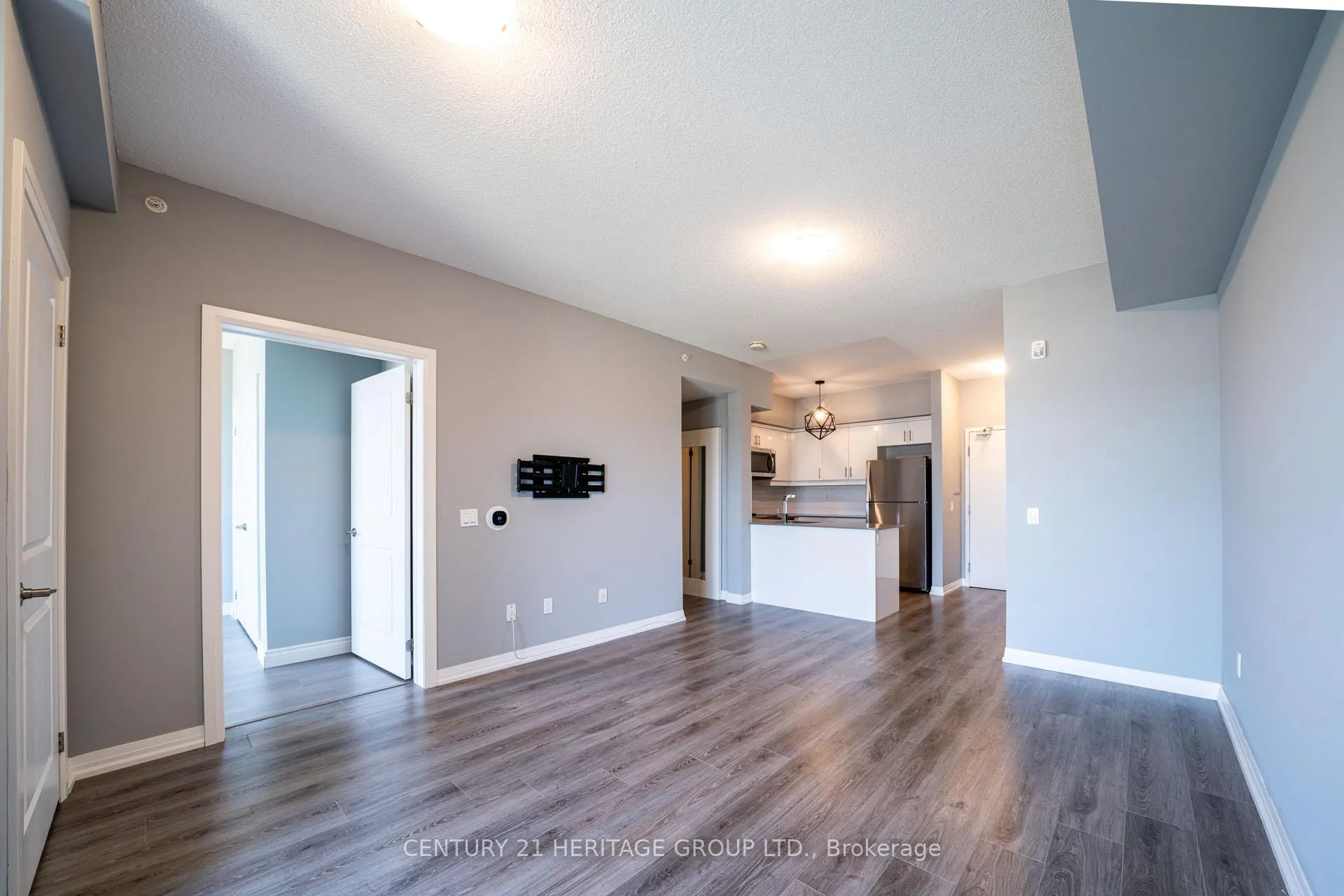 Photo 12 of Unit 607, 295 Cundles Road, Barrie, Alliance — HOMEH