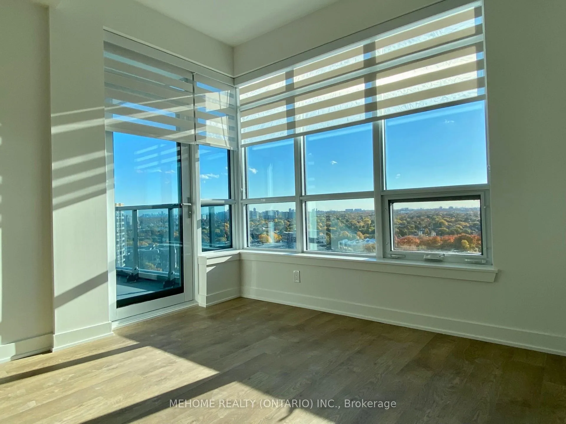 Photo 7 of Unit 1102, 30 Upper Mall Way, Vaughan, Brownridge — HOMEH