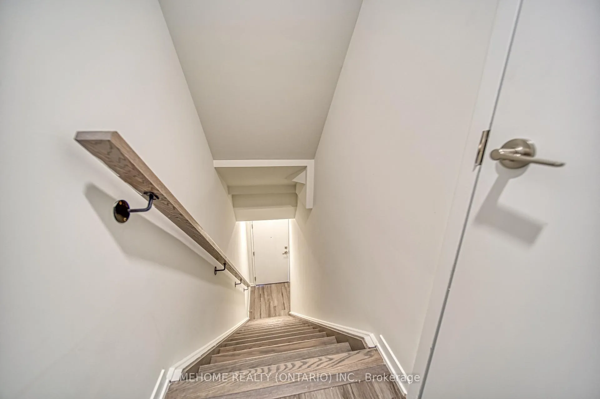 Photo 4 of Unit 254, 121 Honeycrisp Crest Way, Vaughan, Vaughan Corporate Centre — HOMEH