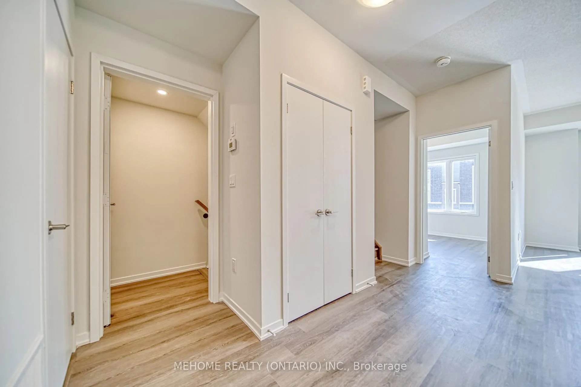 Photo 5 of Unit 254, 121 Honeycrisp Crest Way, Vaughan, Vaughan Corporate Centre — HOMEH