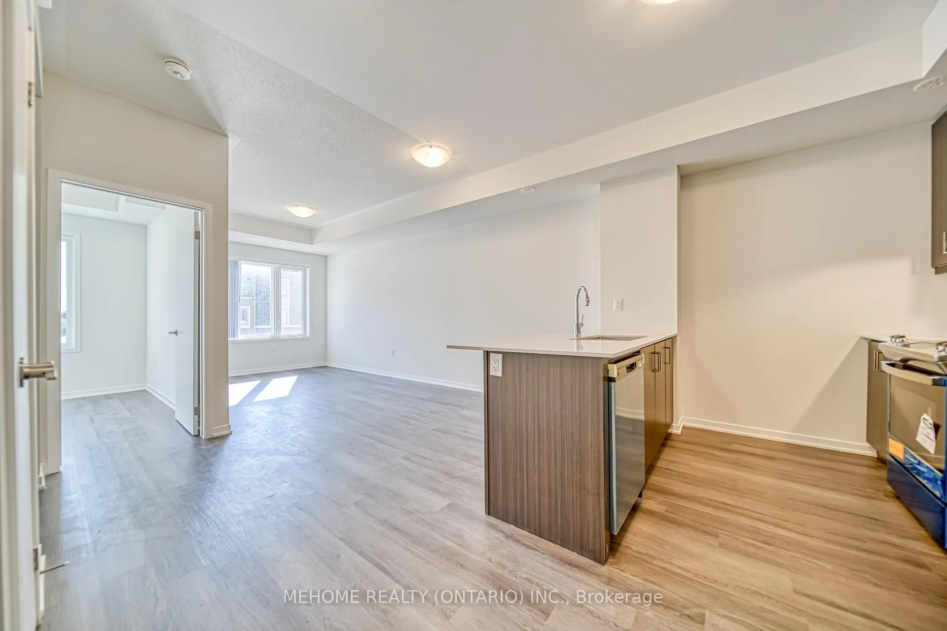 Photo 6 of Unit 254, 121 Honeycrisp Crest Way, Vaughan, Vaughan Corporate Centre — HOMEH