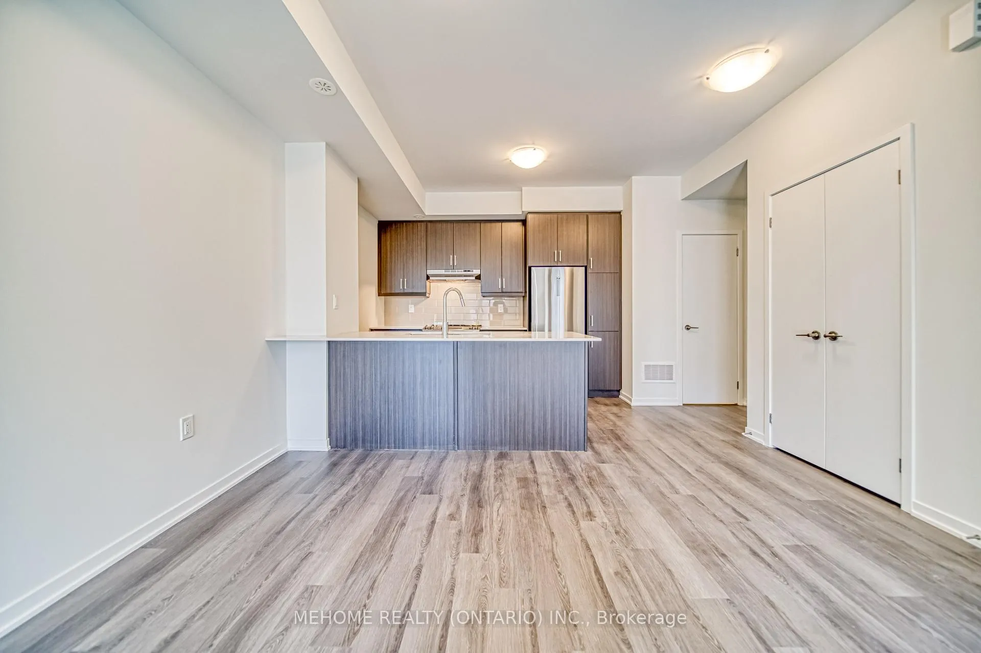 Photo 8 of Unit 254, 121 Honeycrisp Crest Way, Vaughan, Vaughan Corporate Centre — HOMEH