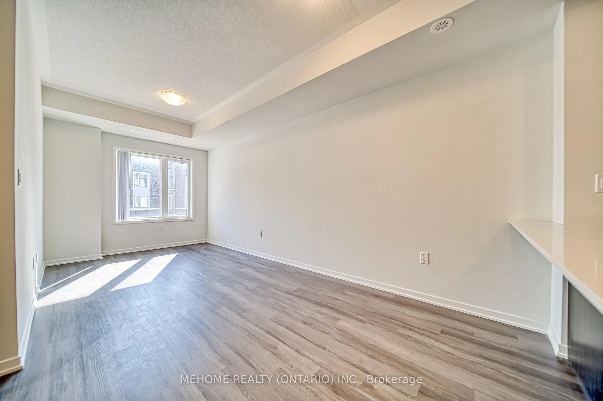 Photo 13 of Unit 254, 121 Honeycrisp Crest Way, Vaughan, Vaughan Corporate Centre — HOMEH
