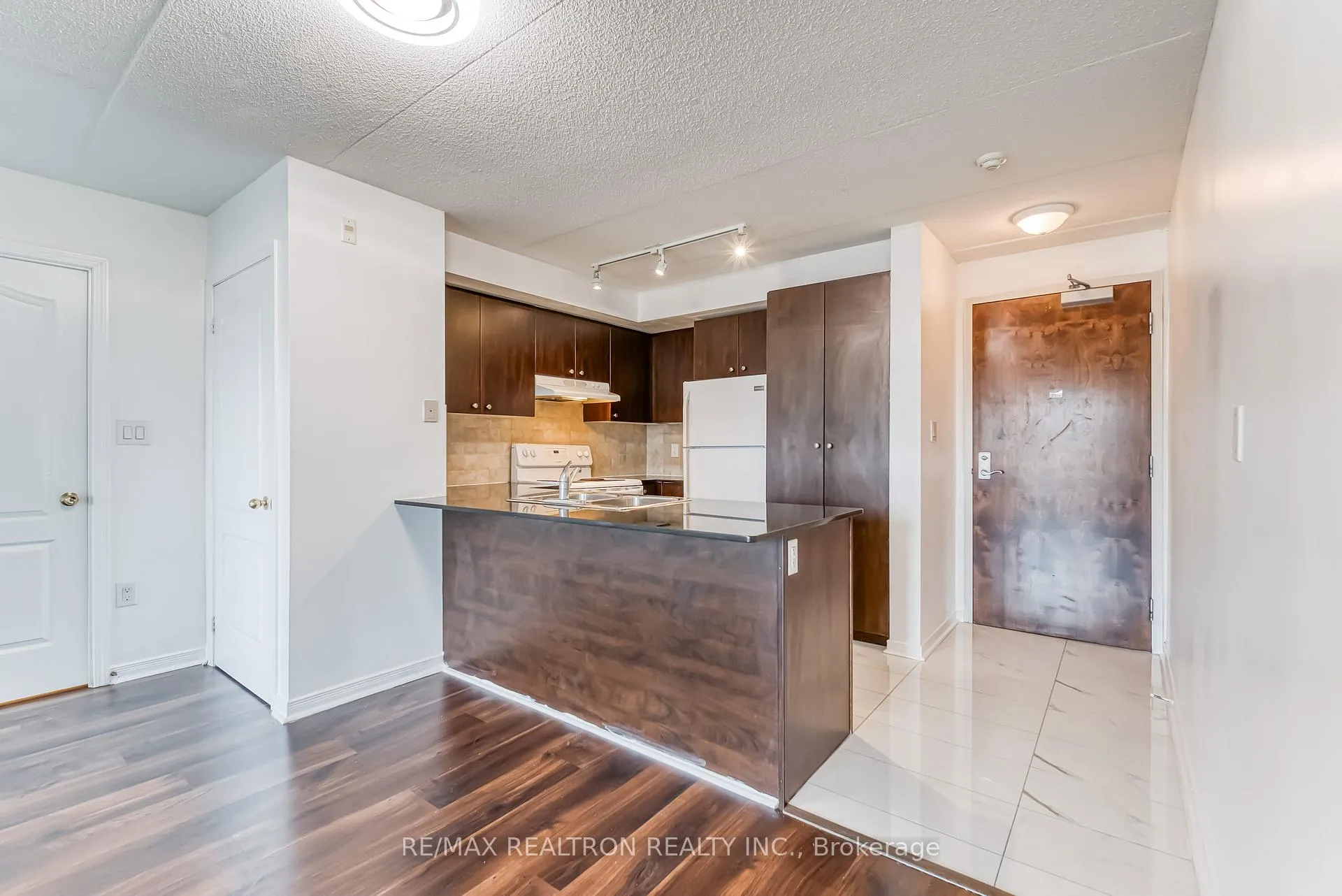 Photo 3 of Unit 310, 4600 Steeles Avenue E, Markham, Milliken Mills East — HOMEH