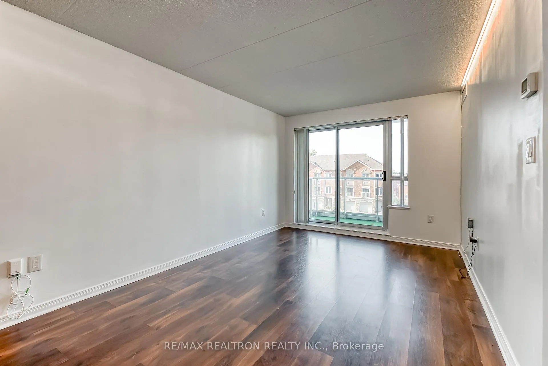 Photo 4 of Unit 310, 4600 Steeles Avenue E, Markham, Milliken Mills East — HOMEH