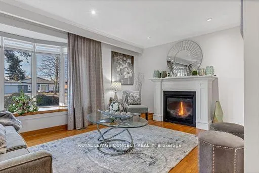 Photo 4 of 49 Dreyer Drive E, Ajax, South East — HOMEH