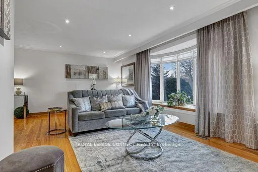 Photo 5 of 49 Dreyer Drive E, Ajax, South East — HOMEH