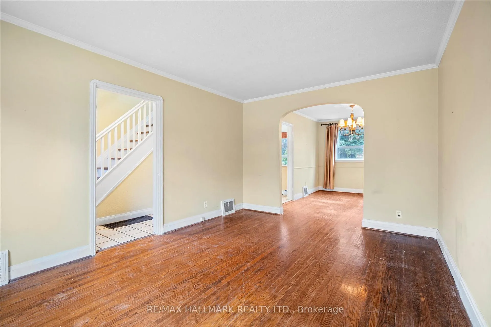 Photo 6 of 86 Thursfield Crescent, Toronto, Leaside — HOMEH