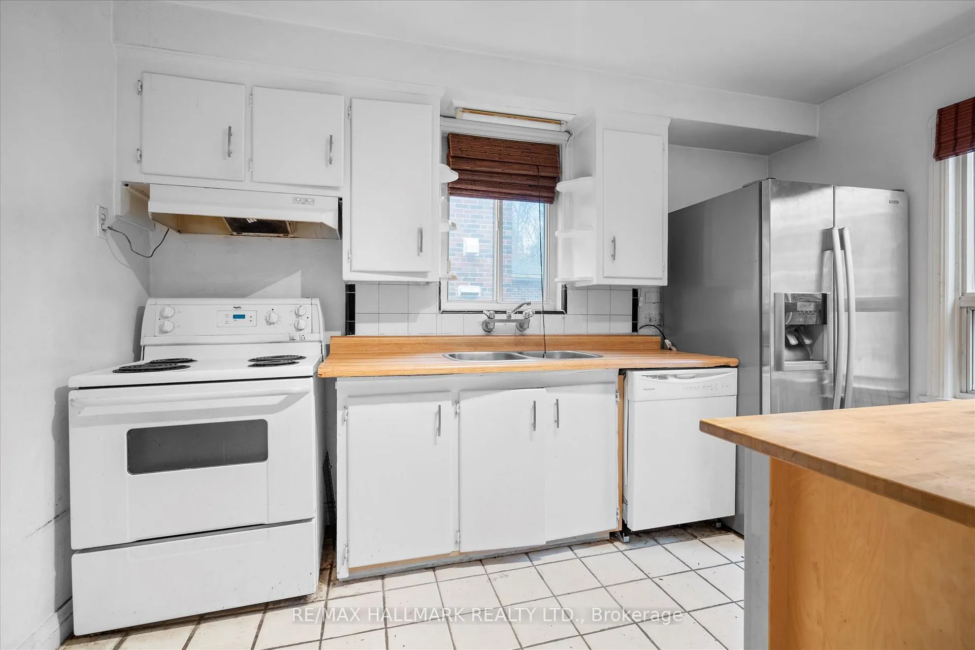 Photo 9 of 86 Thursfield Crescent, Toronto, Leaside — HOMEH