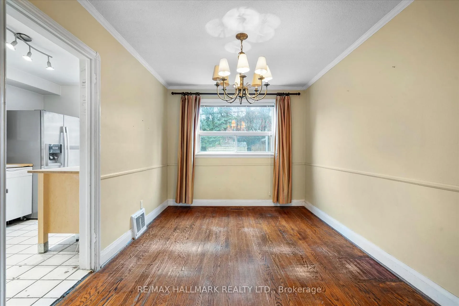Photo 11 of 86 Thursfield Crescent, Toronto, Leaside — HOMEH